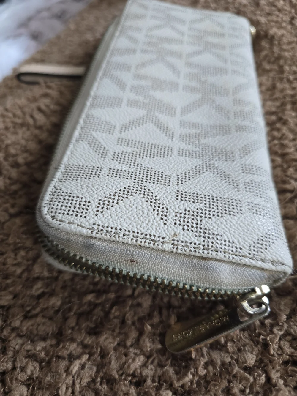 Michael Kors White Signature Wristlet Wallet